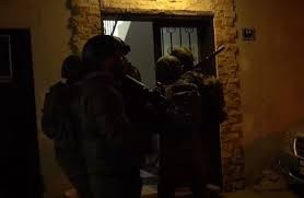 الاحتلال يعتقل مواطنا وزوجته ونجلهما في روجيب شرق نابلس