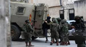 الاحتلال يعتقل 14 مواطنا من رام الله أغلبيتهم من مخيم الجلزون