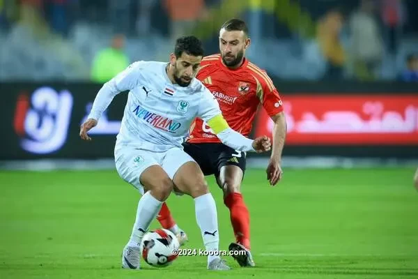 بالصور: الأهلي يكسر صمود المصري بثنائية بيضاء