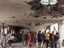 شهداء ومصابون في قصف الاحتلال خيمة تؤوي نازحين في دير البلح