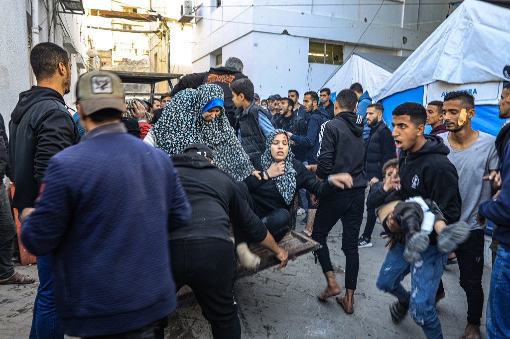 استشهاد مواطن وزوجته وابنتيهما في غارة للاحتلال على بيت حانون