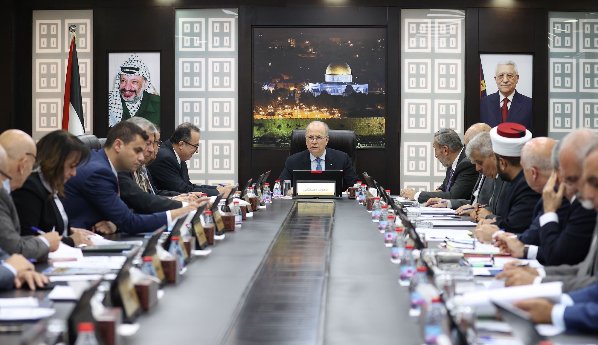 طالع تفاصيل الجلسة الأسبوعية