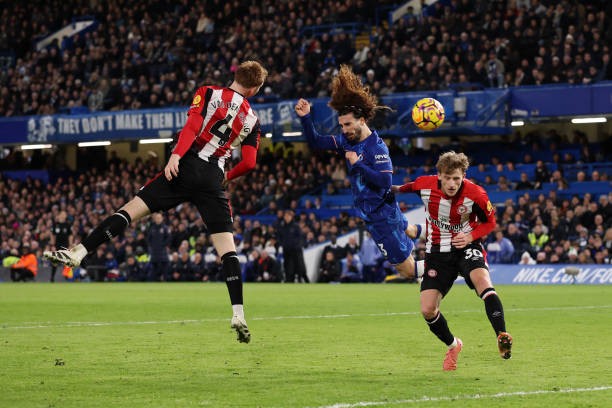 بالصور: تشيلسي يتخطى برينتفورد ويشدد الخناق على ليفربول