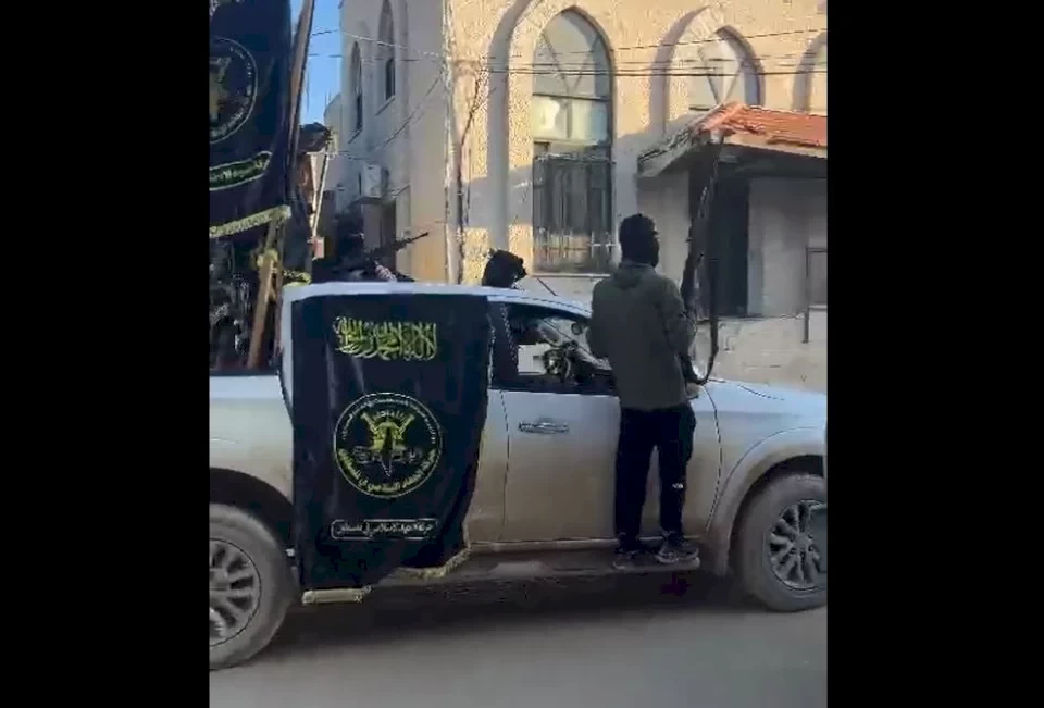 مسلحون في جنين يستولون على مركبتين حكوميتين ويطلقون النار على مقرات أمنية