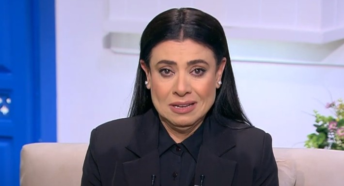 بكاء وانهيار نشوى مصطفى في أول ظهور بعد وفاة زوجها