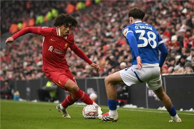 بالصور.. ليفربول يتخطى أكرينجتون بسهولة