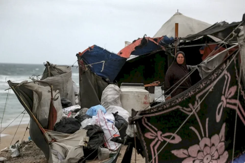 الصحة العالمية: البرد في غزة يجعل البقاء على قيد الحياة أمراً صعباً