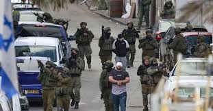 الاحتلال يعتقل 5 مواطنين من مدينة نابلس ومخيم العين