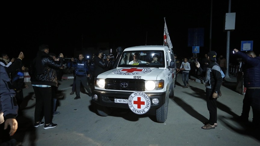 تقرير إسرائيلي: حماس تُسابق الزمن لإطلاق سراح الأسرى تزامناً مع وصول ترامب للمنطقة