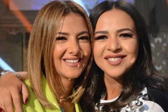 بعد انتشار الشائعات ....دنيا سمير غانم تكشف حقيقة حمل شقيقتها ايمي