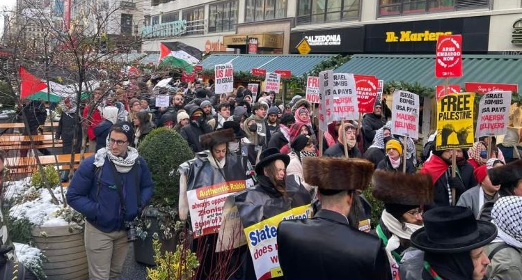 تظاهرة حاشدة في نيويورك احتجاجا على استمرار حرب الابادة الجماعية في قطاع غزة