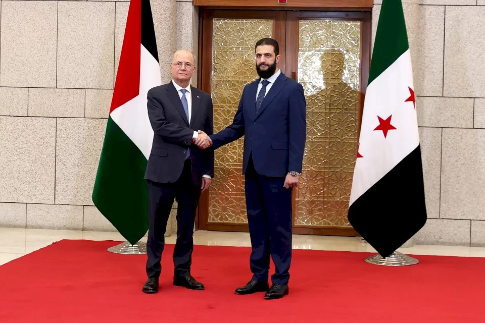 وفد فلسطيني رسمي يلتقي أحمد الشرع في سوريا