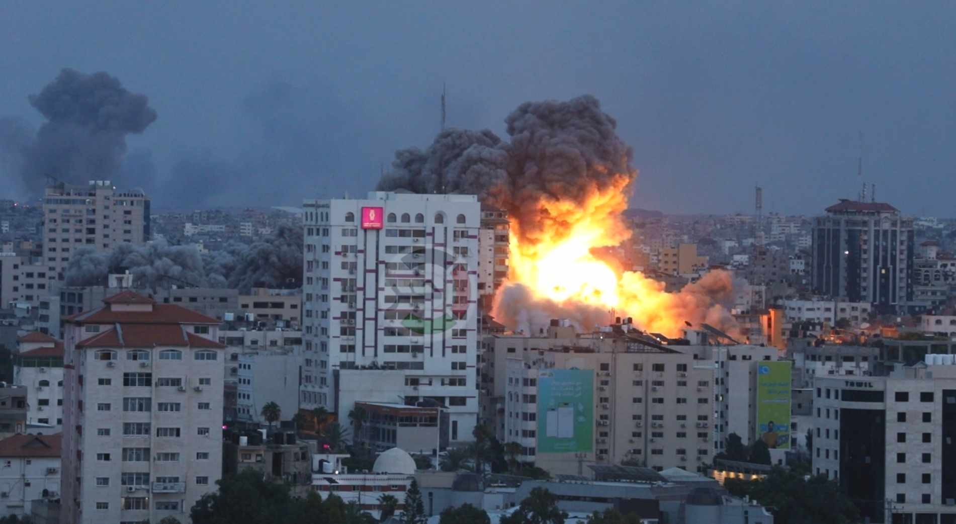 الإمارات تُدين القصف الإسرائيلي وانتهاك اتفاق وقف إطلاق النار في غزة