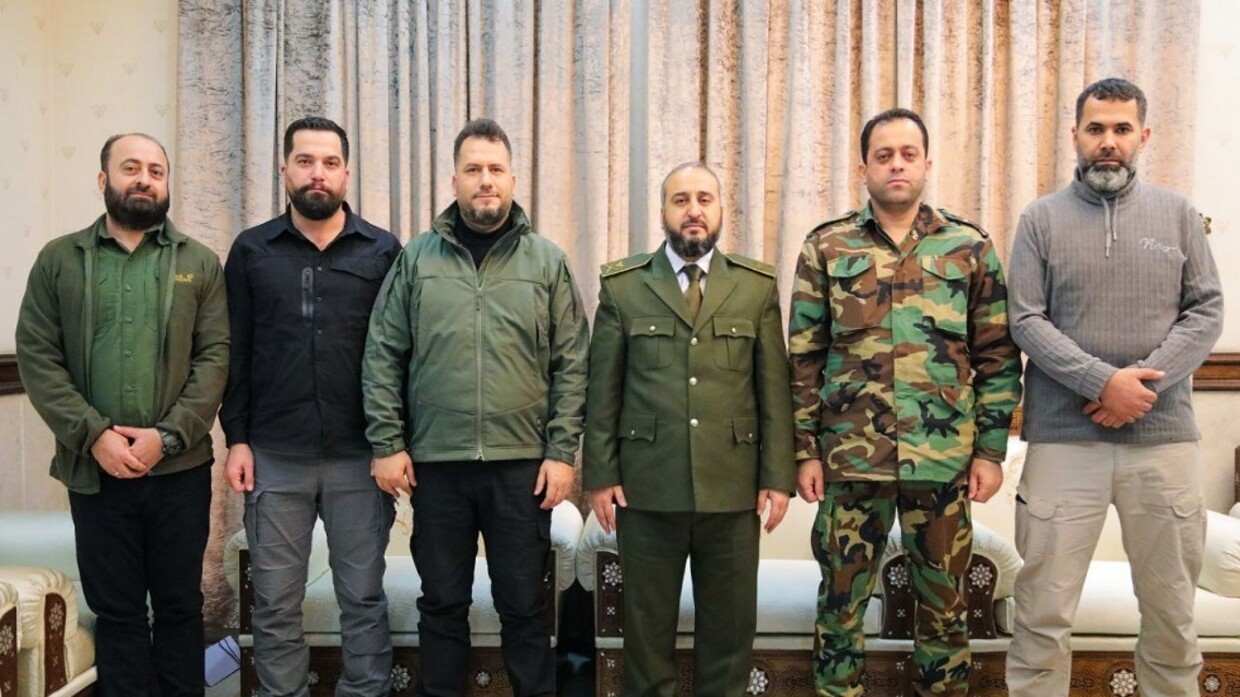 الدفاع السورية تُقرر ضم الفصائل المسلحة تحت مظلتها