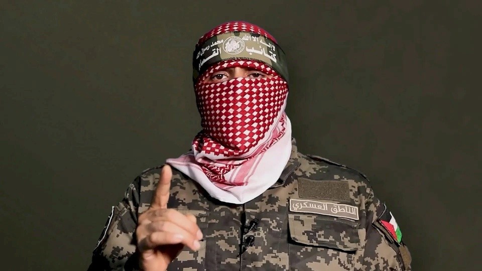 صورة| أبو عبيدة: قررت كتائب القسام الإفراج يوم غدٍ عن 3 أسرى