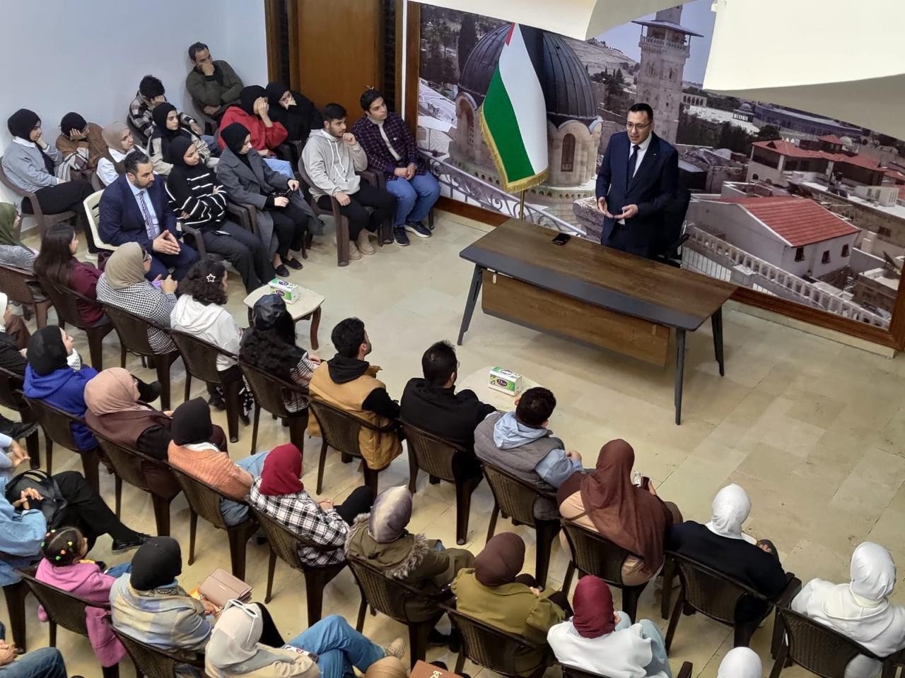 سفارتنا بالعراق تُوزع منحة رئاسية للطلبة اللاجئين الدارسين في الجامعات العراقية