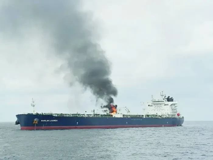 انفجارات تلحق أضرارا بثلاث ناقلات بالبحر المتوسط خلال شهر