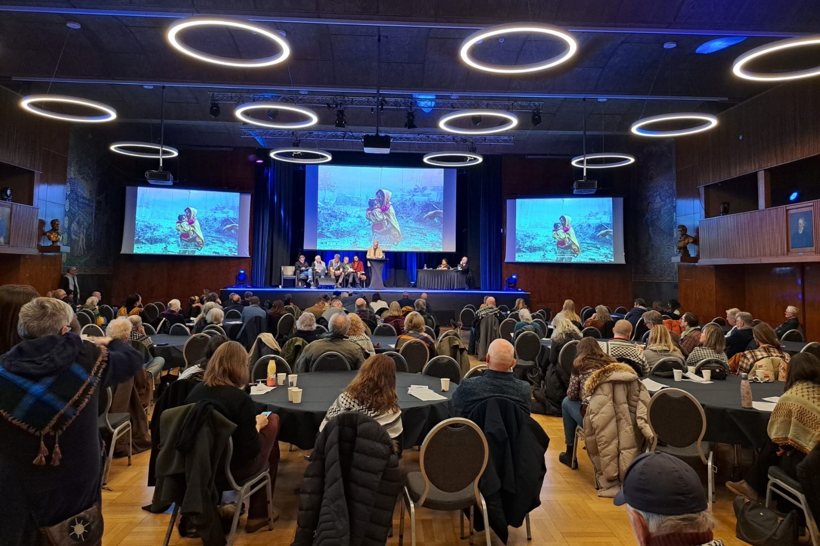 بمشاركة منظمة التحرير