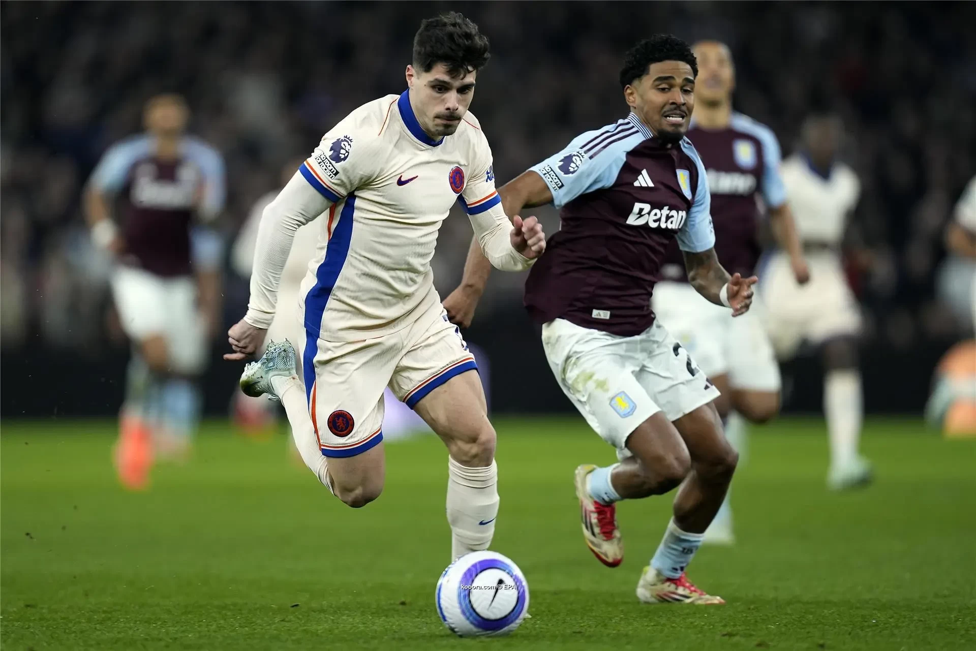 بالصور: أسينسيو يقود انقلاب أستون فيلا الناجح على تشيلسي