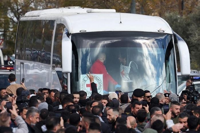 انتهاك للاتفاق.. الاحتلال يبعد أسرى الضفة إلى غزة دون موافقتهم