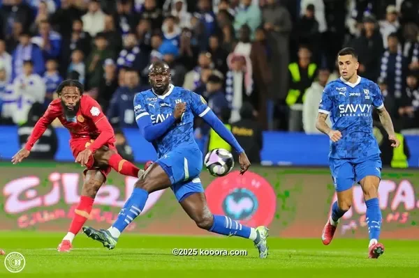 بالصور.. ضمك يزيح الهلال من صدارة دوري روشن