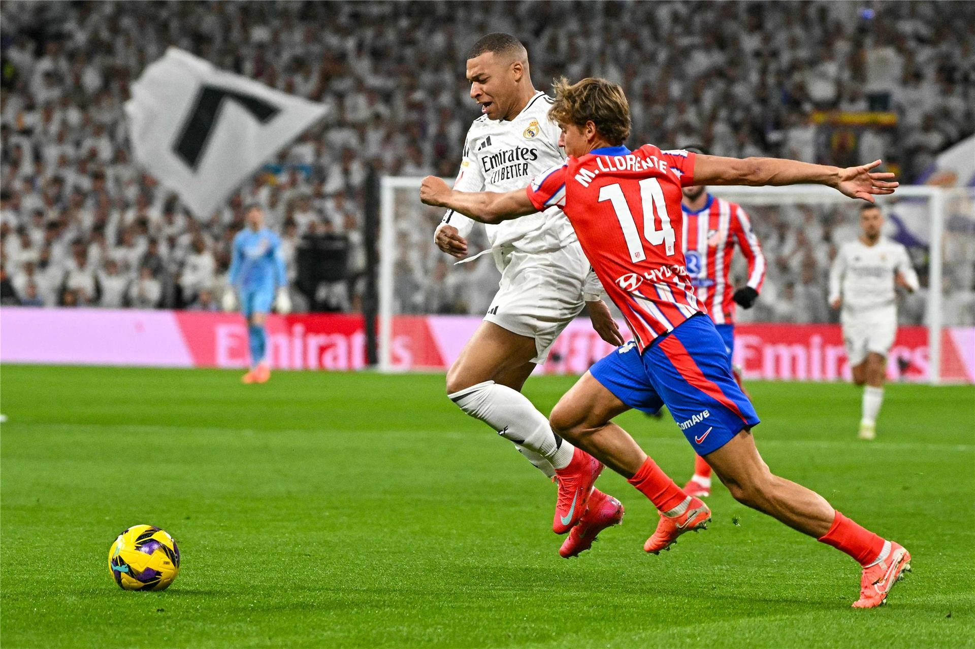 بالصور : هدية لبرشلونة.. التعادل يفرض كلمته على ديربي مدريد