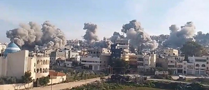 الاحتلال يفجر عددا من المنازل في مخيم جنين