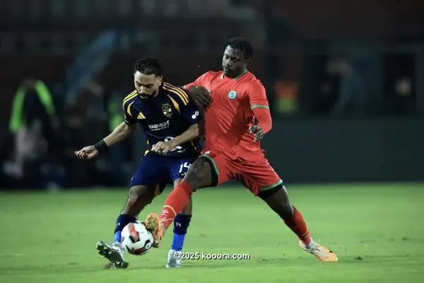 بالصور.. الأهلي يهزم مودرن وينفرد بوصافة الدوري