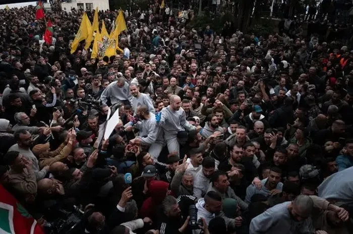 "إعلام الأسرى": الاحتلال اعتدى على الفلسطينيين المفرج عنهم