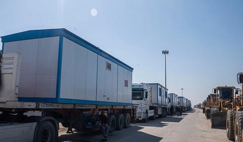 نتنياهو يرفض إدخال بيوت متنقلة ومعدات ثقيلة إلى غزة