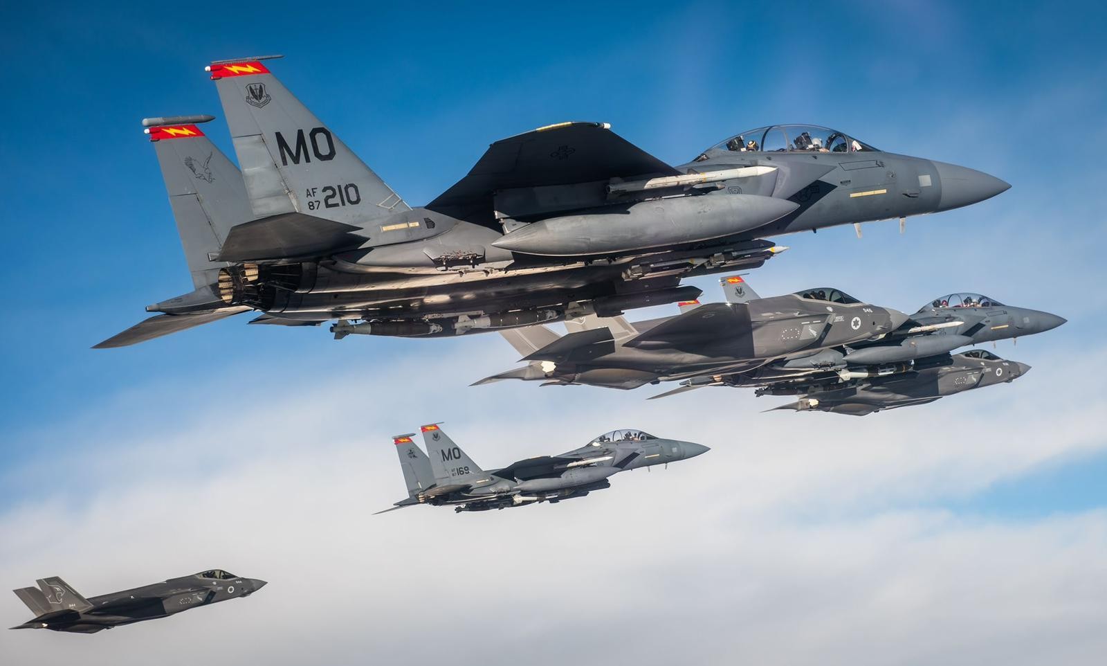 مناورات جوية بين "إسرائيل" وأمريكا فوق البحر الأبيض المتوسط