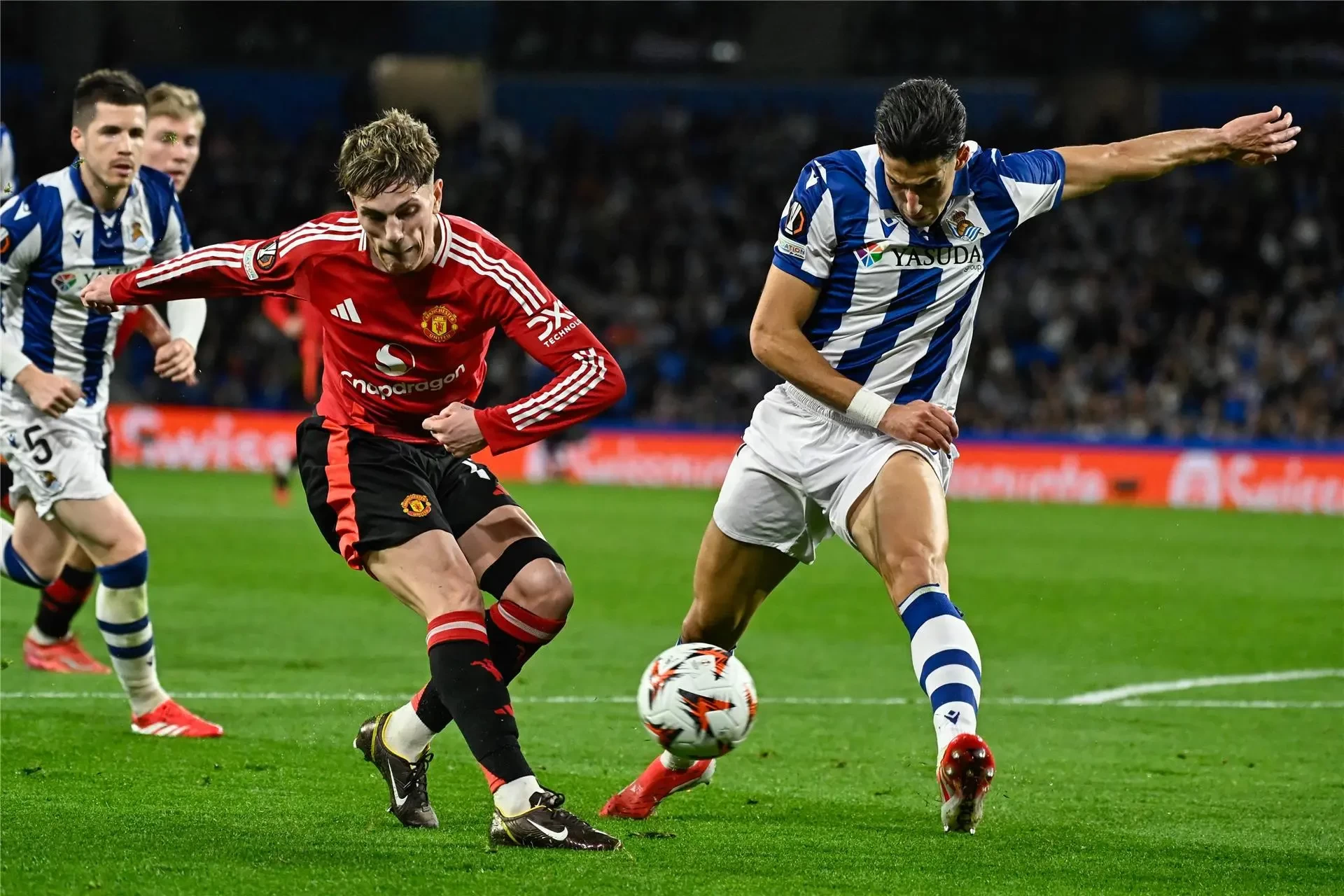 بالصور: اليونايتد يعود من ملعب سوسييداد بتعادل ثمين