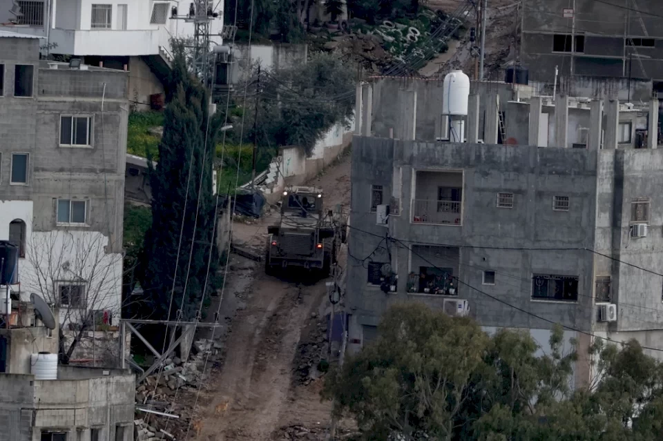 تواصل العملية في جنين .. الاحتلال يقتحم عدة مناطق بالضفة الغربية