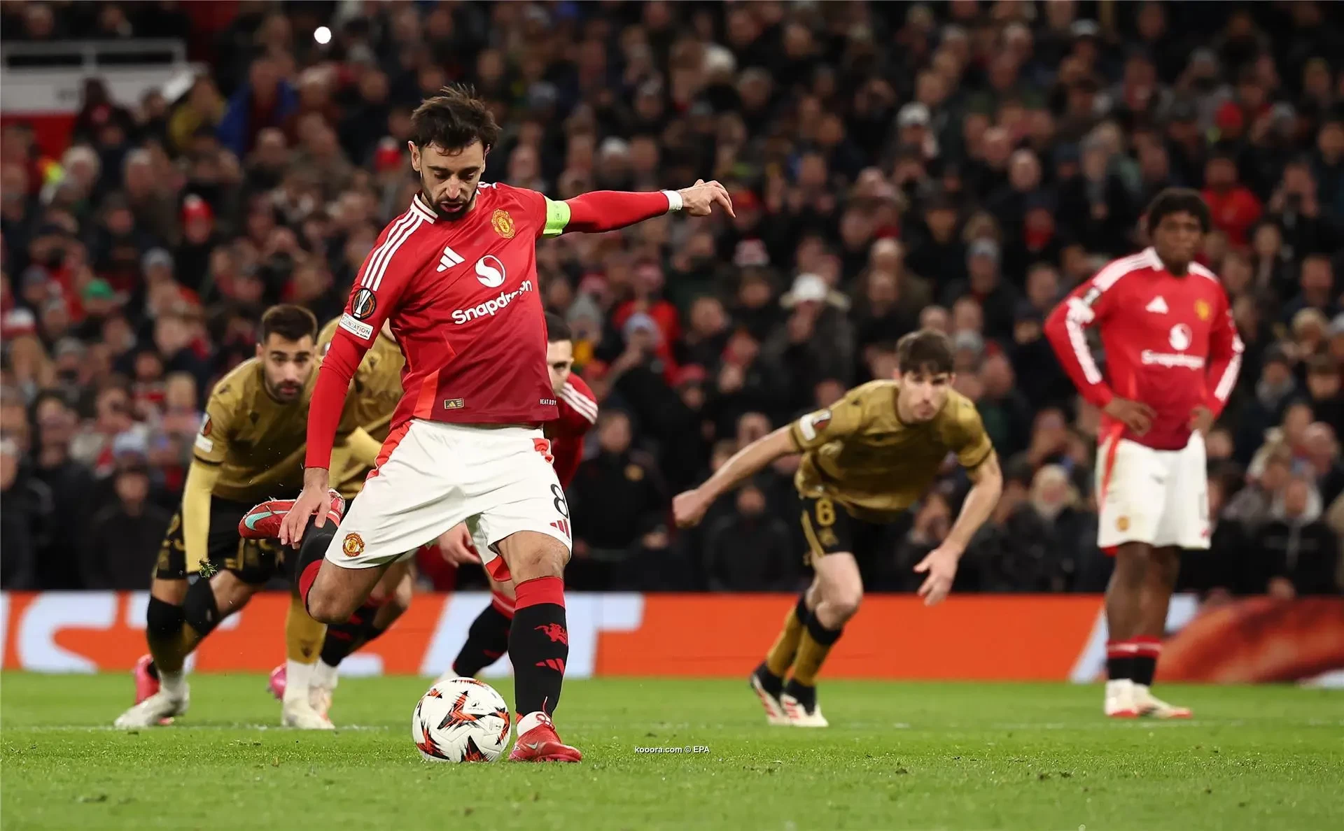 مانشستر يونايتد يعبر سوسييداد المنقوص في ليلة توهج برونو فيرنانديز