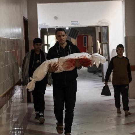 5 شهداء أطفال ومصابون بقصف الاحتلال شقة سكنية بمدينة غزة