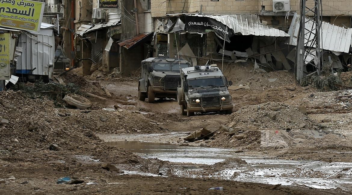 الاحتلال يشن حملة مداهمات واعتقالات في مدن الضفة