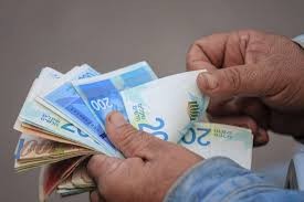 رواتب موظفي السلطة عن شهر يناير ستصرف غدًا  بنسبة لا تقل عن 70 % وبحد أدناه 3500 شيقل