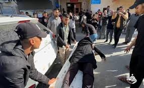 6 شهداء بينهم مواطن وزوجته وثلاثة من أبنائه جراء قصف إسرائيلي على خان يونس