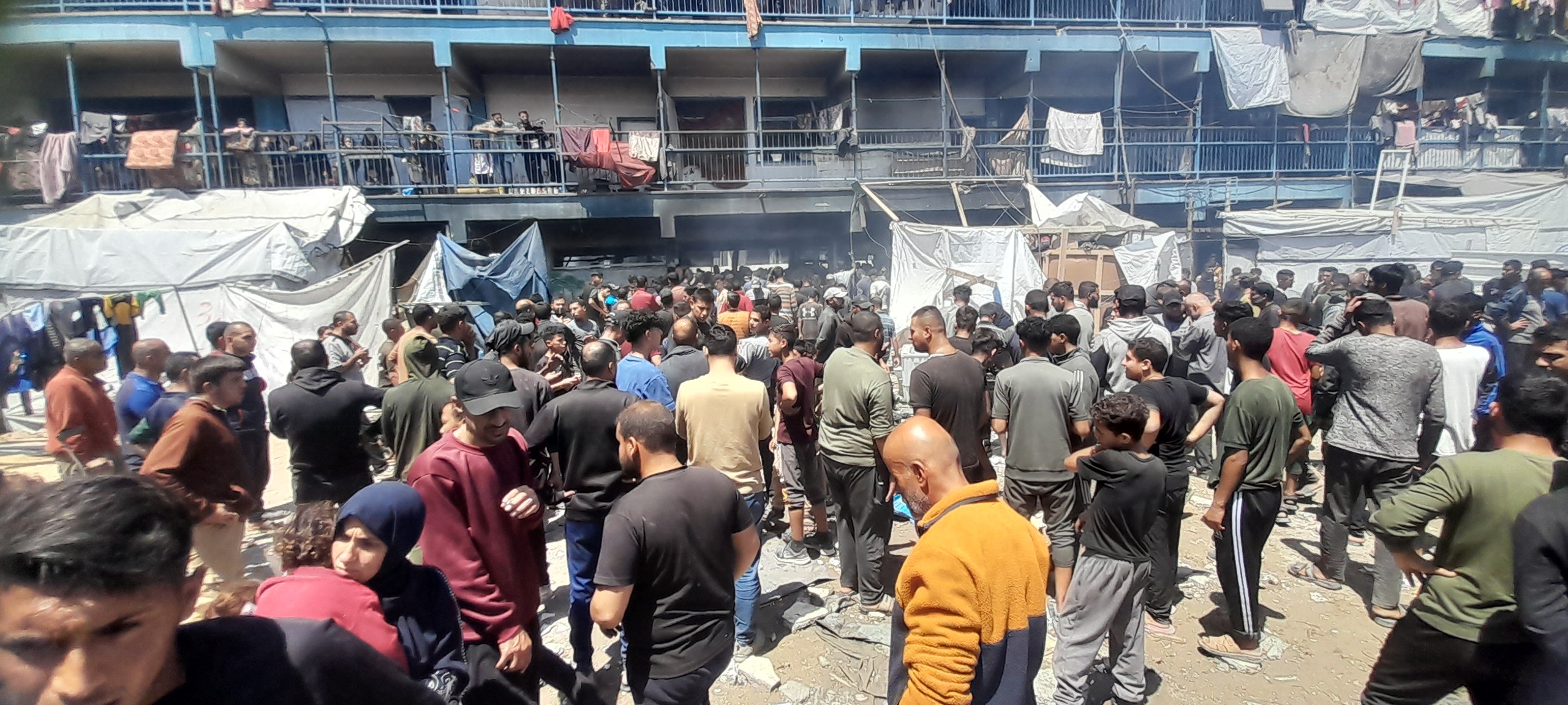 6 شهداء جراء قصف الاحتلال مدرسة تؤوي نازحين شمال قطاع غزة