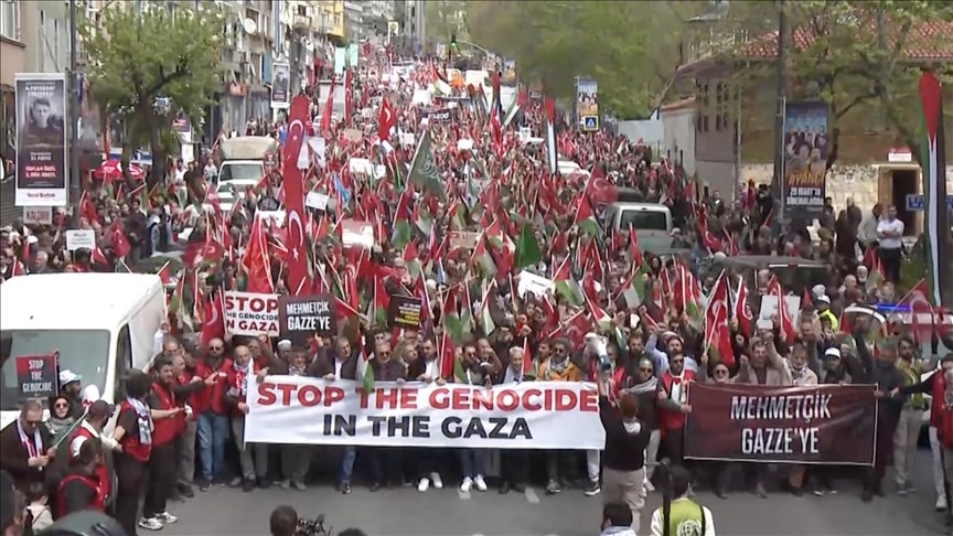 مسيرة حاشدة بإسطنبول للتنديد بجريمة الإبادة الجماعية في غزة