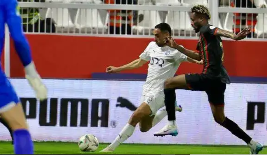 بالصور: بيراميدز يحبط ريمونتادا الجيش الملكي ويتأهل لنصف نهائي أفريقيا