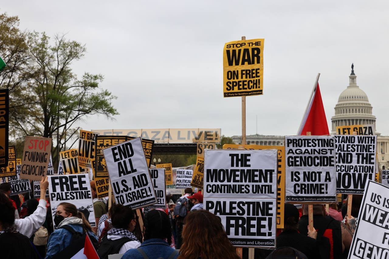 واشنطن: مظاهرة حاشدة أمام البيت الأبيض رفضا لحرب الإبادة واعتقال النشطاء