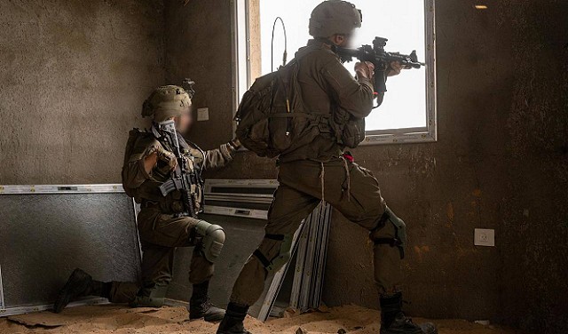 الاحتلال يُطلق الرصاص باتجاه شاب وسط الخليل