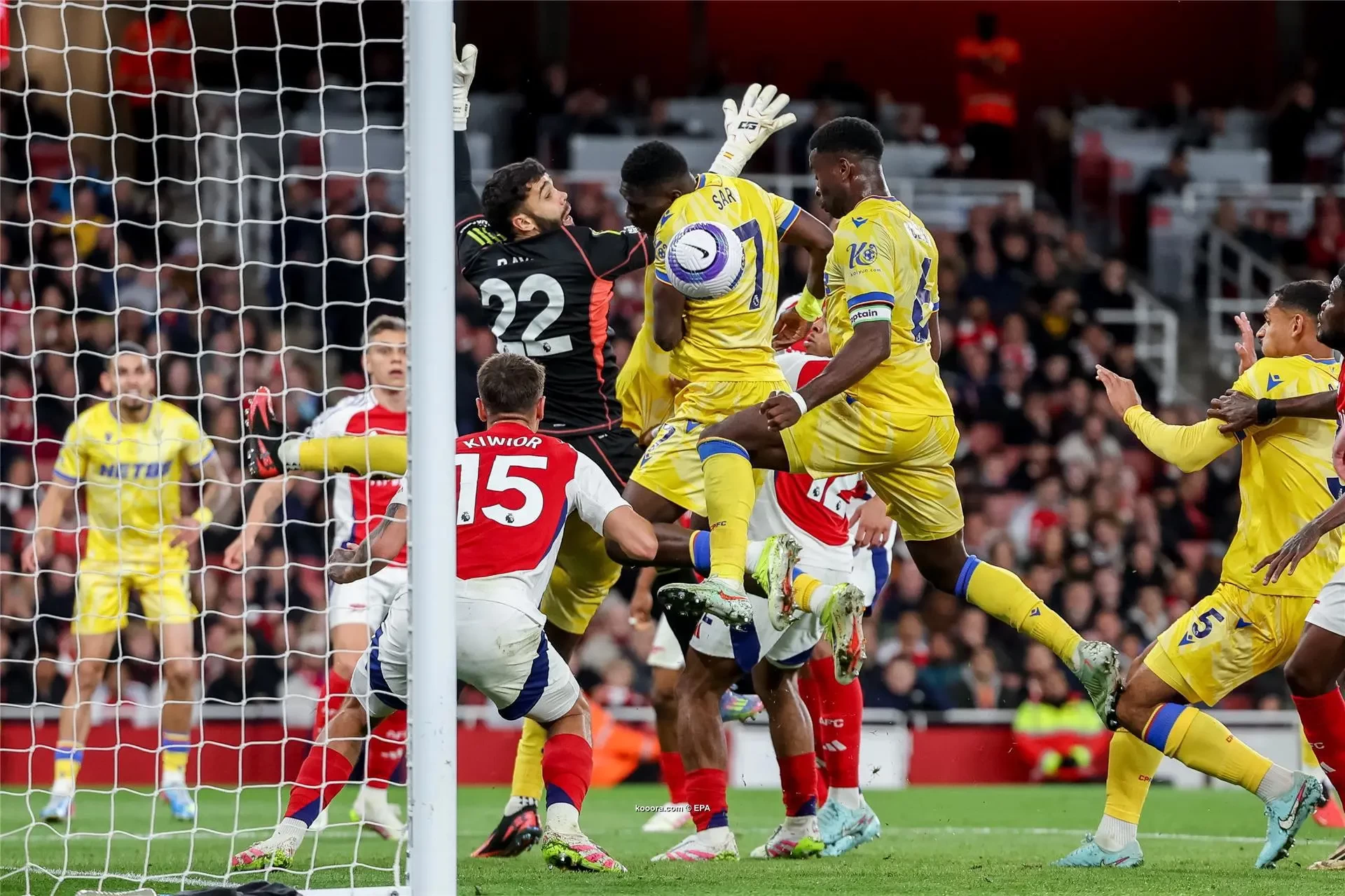 بالصور : نقطة تعني التتويج.. تعثر آرسنال يضع يد ليفربول على اللقب