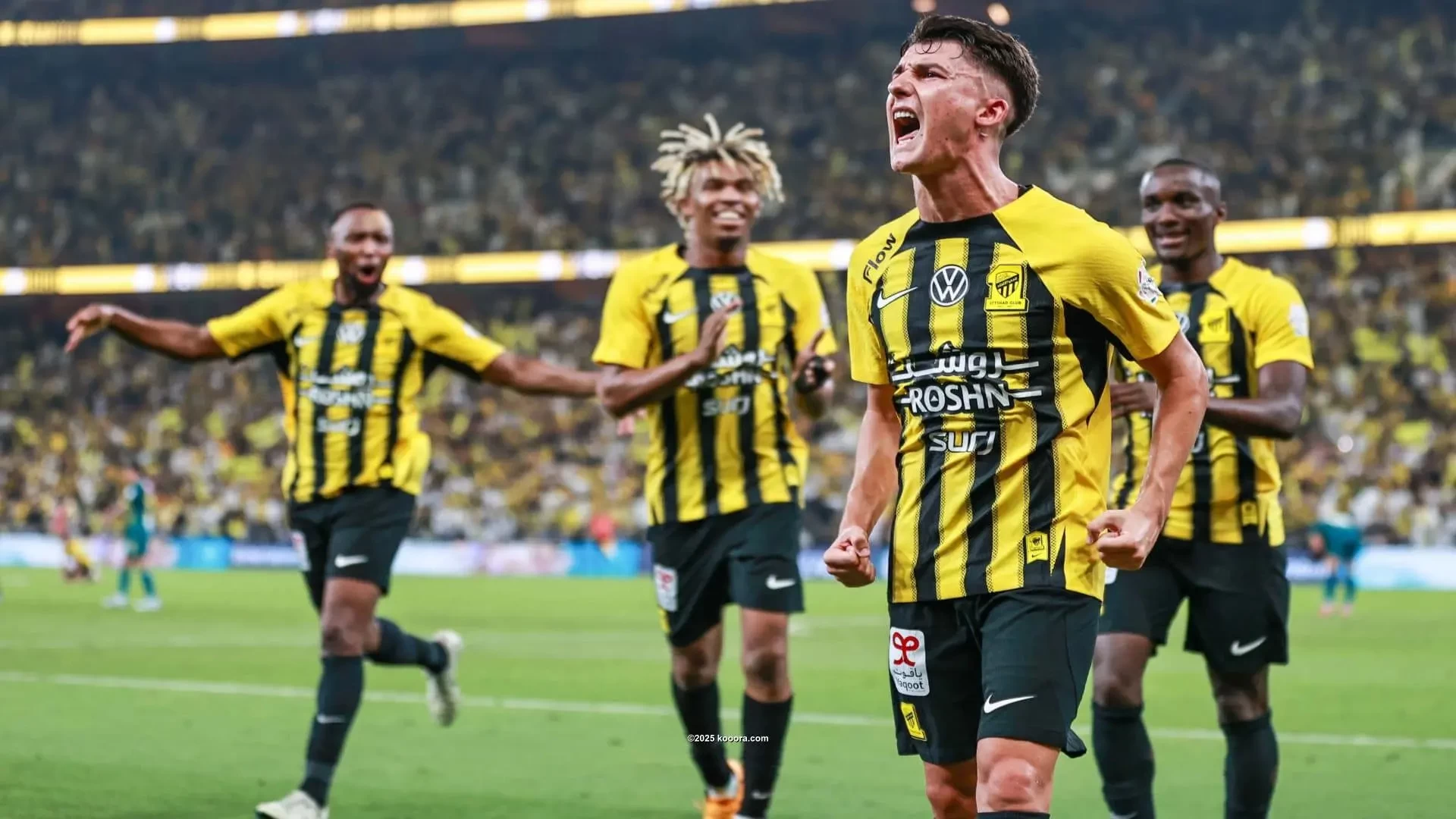 دوري روشن للمحترفين.