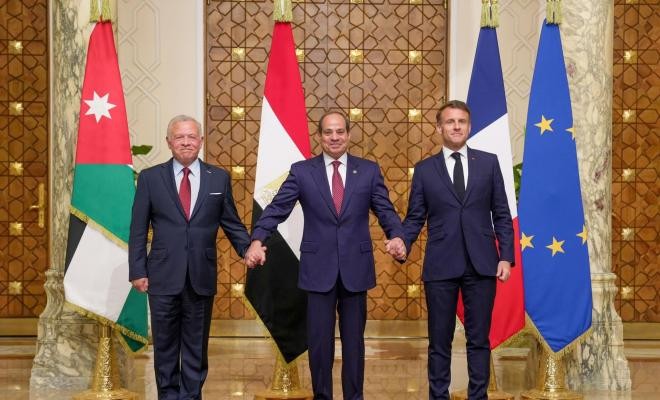 تفاصيل اتصال هاتفي بين قادة مصر والأردن وفرنسا مع ترامب