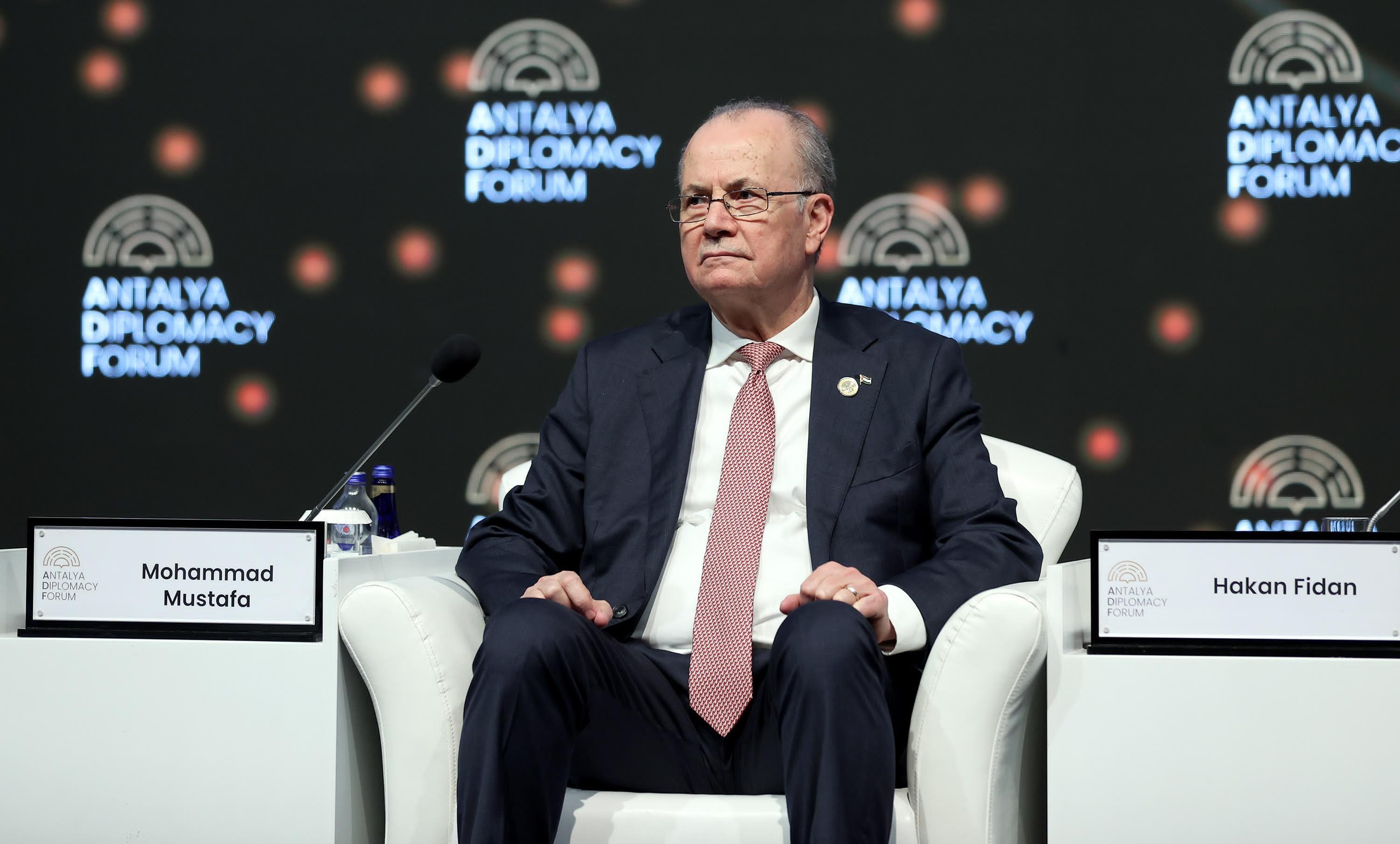 مصطفى: مصممون على إعادة توحيد الضفة وغزة بحكومة ومؤسسات واحدة