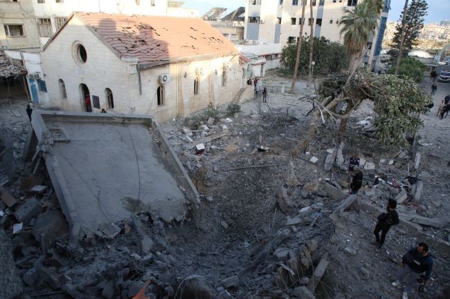 الإعلامي الحكومي بغزة يستنكر  ادعاءات الاحتلال الباطلة بشأن مستشفى المعمداني