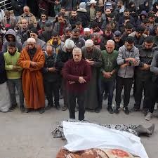 21 شهيدا منذ الفجر بقصف مناطق وسط وجنوبي غزة