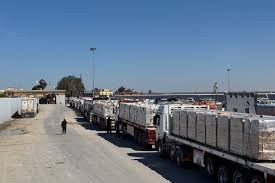 إسرائيل تقرر استئناف نقل المساعدات إلى غزة